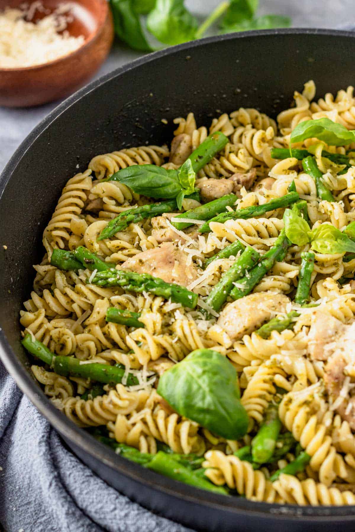 easy lemon asparagus pasta in skillet