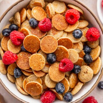 mini pancakes with berries.