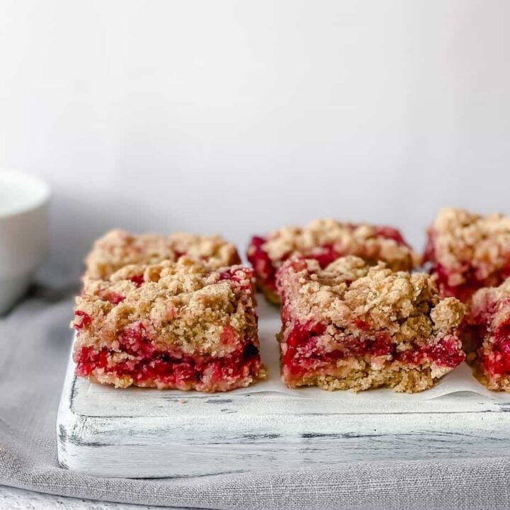 These Red Currant Crumble Bars are gluten free, super easy summer berry recipe that you can whip up in only few minutes. Serve them for dessert, breakfast or enjoy as a delicious snack during the day. - The Yummy Bowl